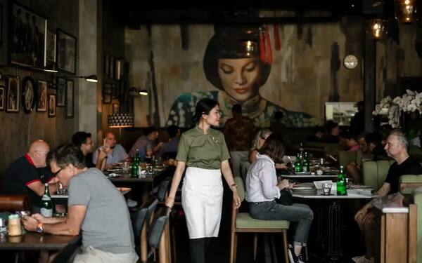 Mama San Kerobokan: Bar & Restoran Pan-Asia Bergaya Shanghai 1920-an
