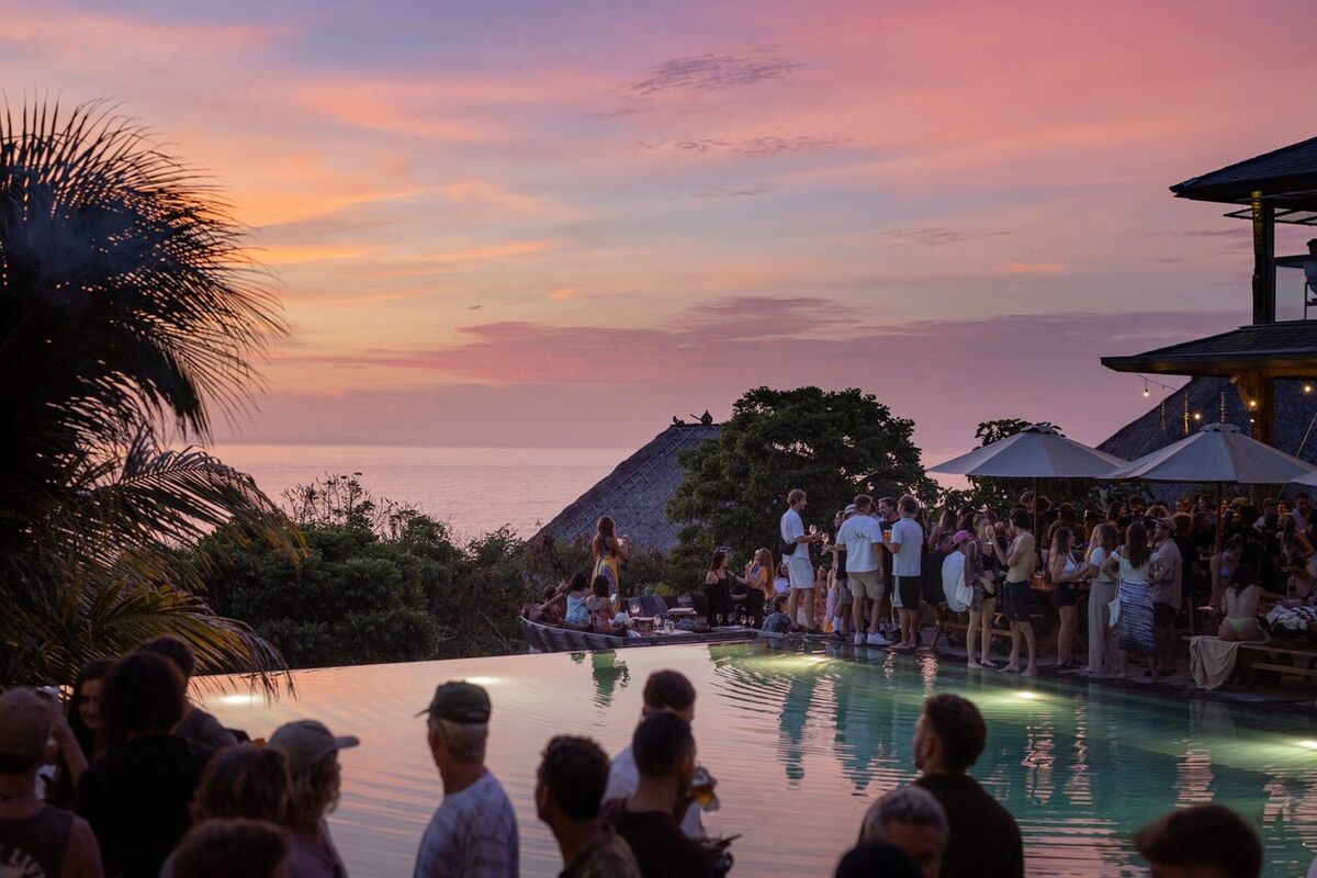 Mana Uluwatu: Poolside Sunsets and Friday Parties Above Suluban