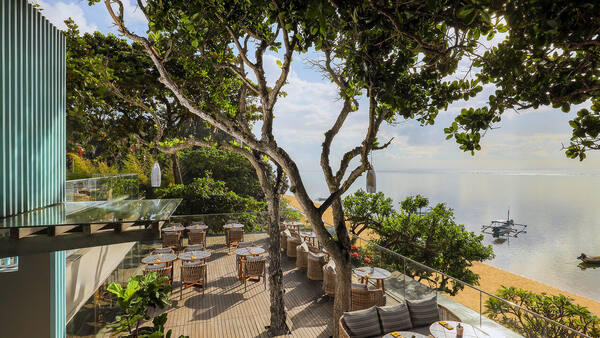 Maya Sanur Resort & Spa vs Hyatt Regency Bali: Mana yang Cocok?