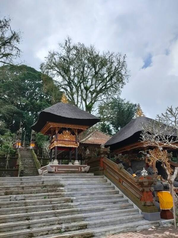 Melukat di Pura Griya Sakti Manuaba: Alternatif Sepi dari Tirta Empul