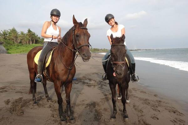 Horse Riding at Saba Beach, Gianyar: Bali's Uncrowded Black Sand