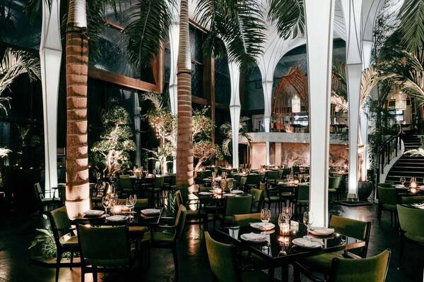 Merah Putih Seminyak: Fine Dining Indonesia Modern di Bawah Arsitektur Megah