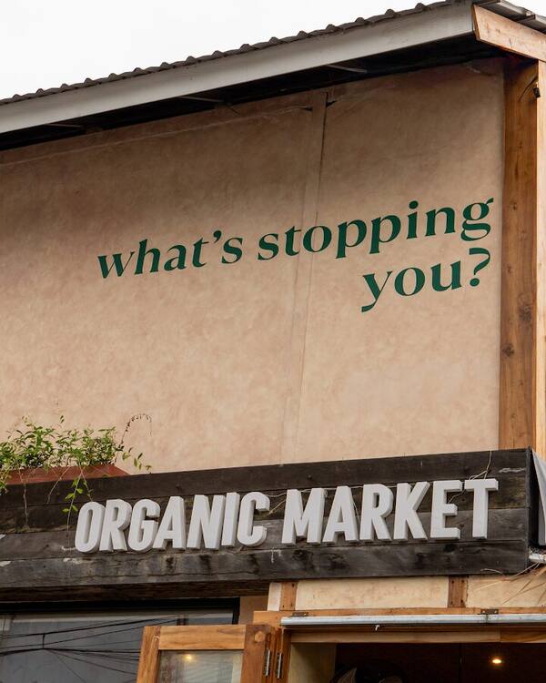 Mood by Ours Uluwatu: Kafe dan Pasar Organik Baru di Labuansait