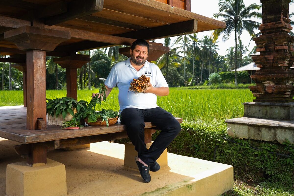 Mozaic Restaurant Ubud: Iconic Fine Dining in a Tropical Garden