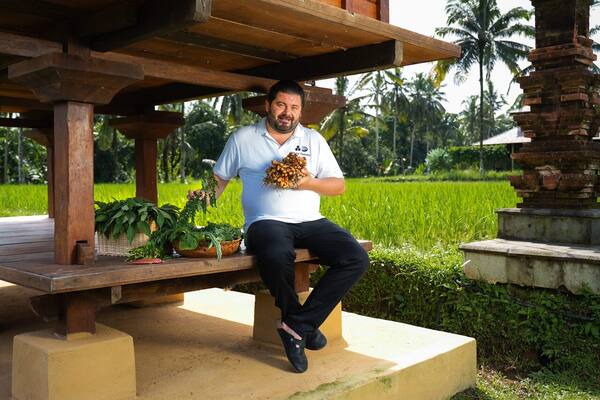 Mozaic Restaurant Ubud: Iconic Fine Dining in a Tropical Garden