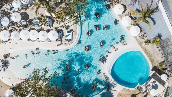 Mrs Sippy Bali: Day Club Kolam Air Laut & Menara Lompat di Seminyak