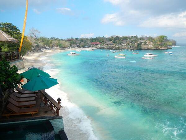 Mushroom Bay, Nusa Lembongan: The Calmest Bay for Family Swimming