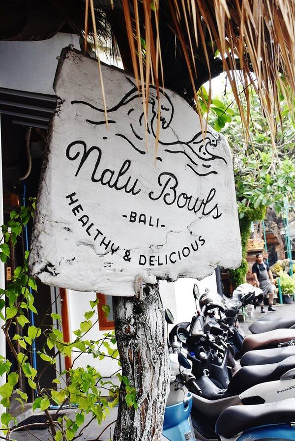 Nalu Bowls Seminyak: Smoothie Bowl Ikonik Bali untuk Sarapan Pasca-Surf