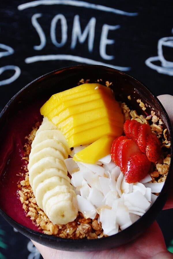 Nalu Bowls Seminyak: Smoothie Bowl Ikonik Bali untuk Sarapan Pasca-Surf