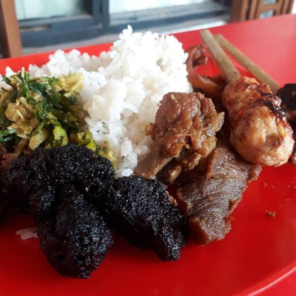 Nasi Kajeng Bangli: Nasi Babi 40 Tahun, Harga dan Jam Buka