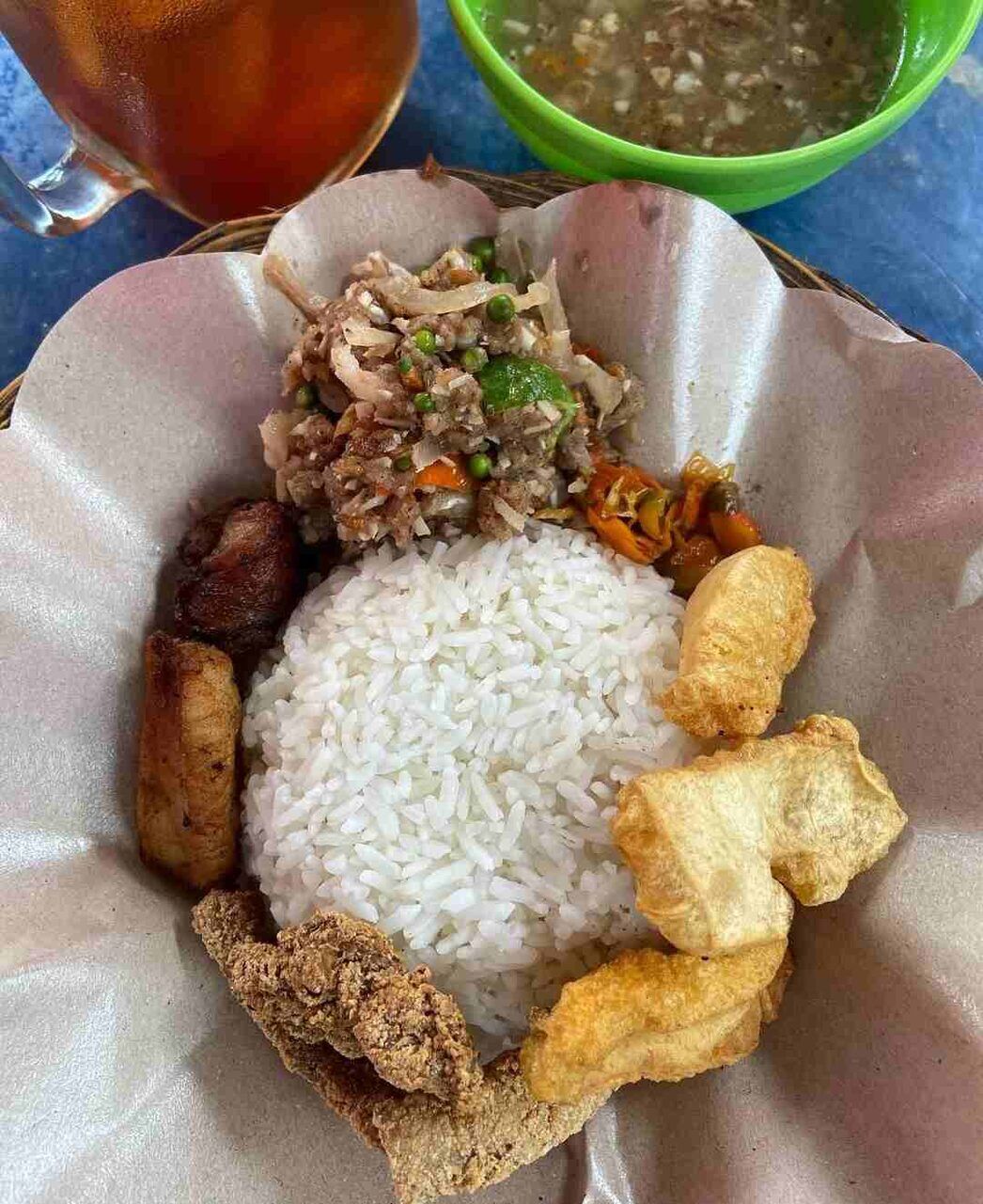 Nasi Lawar Men Rangeng, Sukawati: Menu, Prices, When to Go