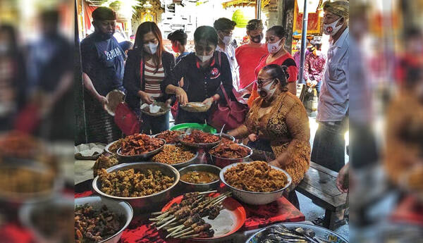 Nasi Men Lotri Denpasar: Nasi Campur Malam Mulai Rp15 Ribuan
