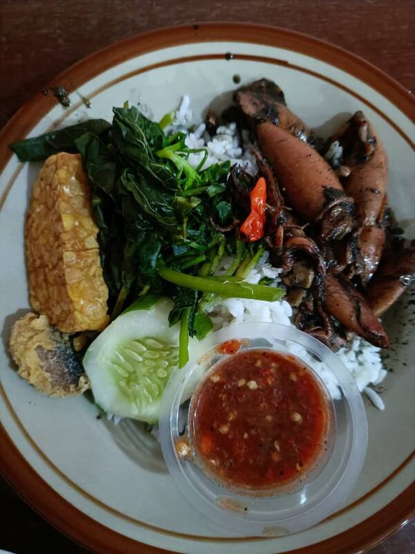 Nasi Tempong Indra Denpasar: Sensasi Pedas Menampar Khas Banyuwangi
