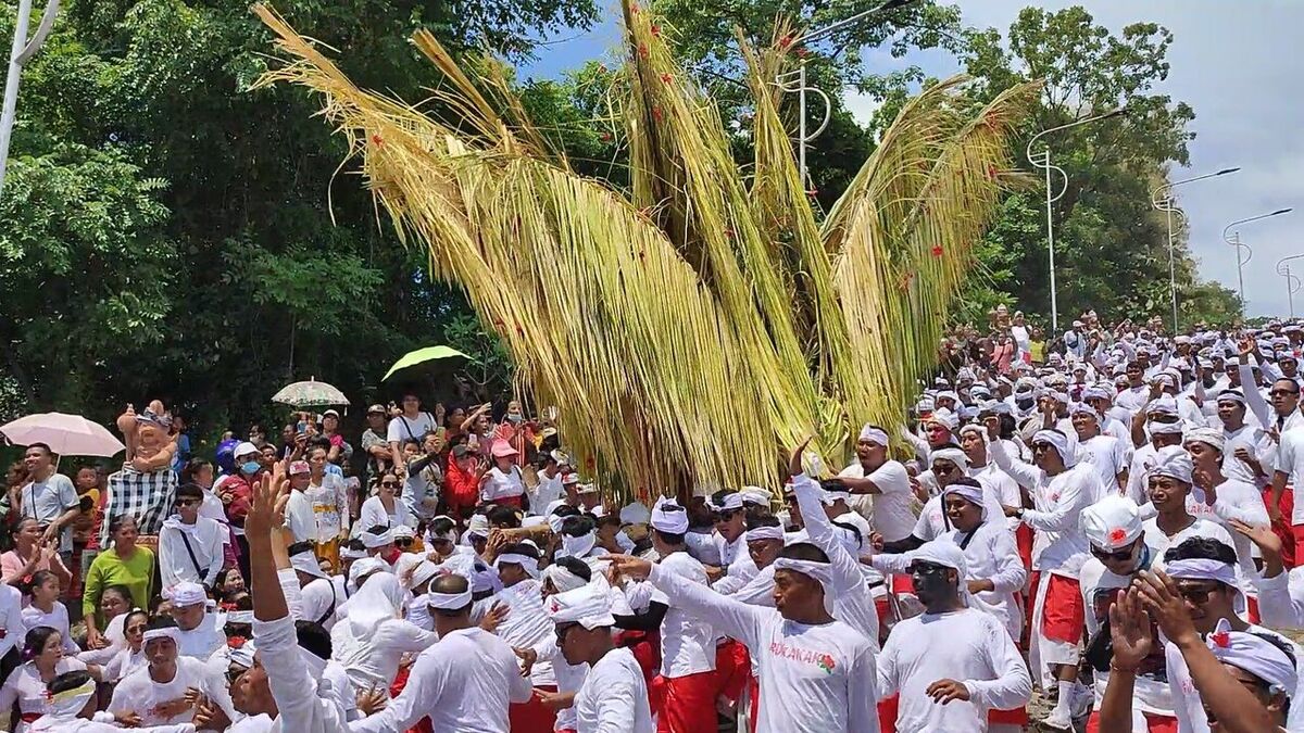 Ngusaba Bukakak in Giri Emas: Buleleng’s Biennial Harvest Thanksgiving
