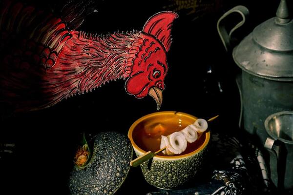Night Rooster Ubud: Bar Cocktail Keluarga Locavore NXT yang Meracik Botani Bali dan Cerita Mistis