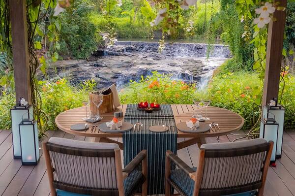 Nirjhara Tabanan: Menginap di Resort Berair Terjun Sendiri