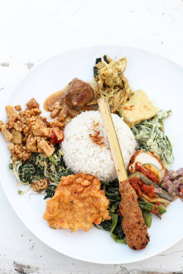 Nook Bali, Umalas: Sarapan dan Makan Santai dengan Pemandangan Sawah Hijau