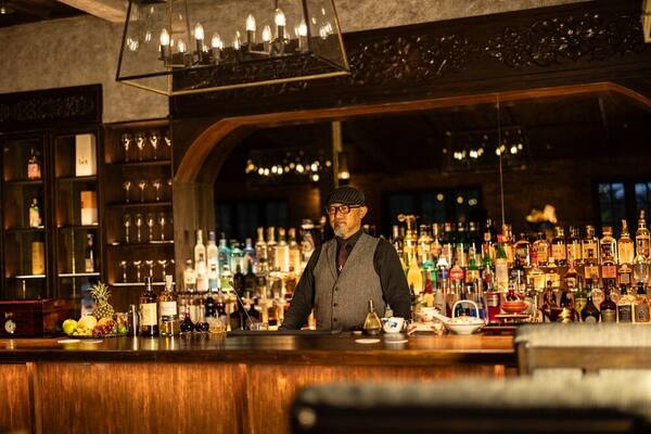 Notte Uluwatu: Bar Cocktail Pelan Tanpa DJ di Labuansait