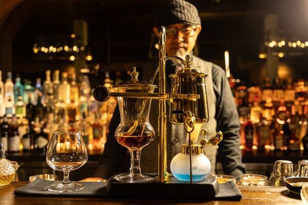 Notte Uluwatu: Bar Cocktail Pelan Tanpa DJ di Labuansait