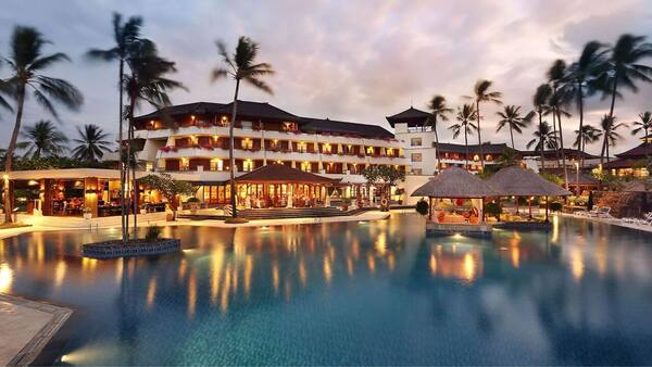 Nusa Dua Beach Hotel & Spa: Resor Klasik yang Ramah Keluarga