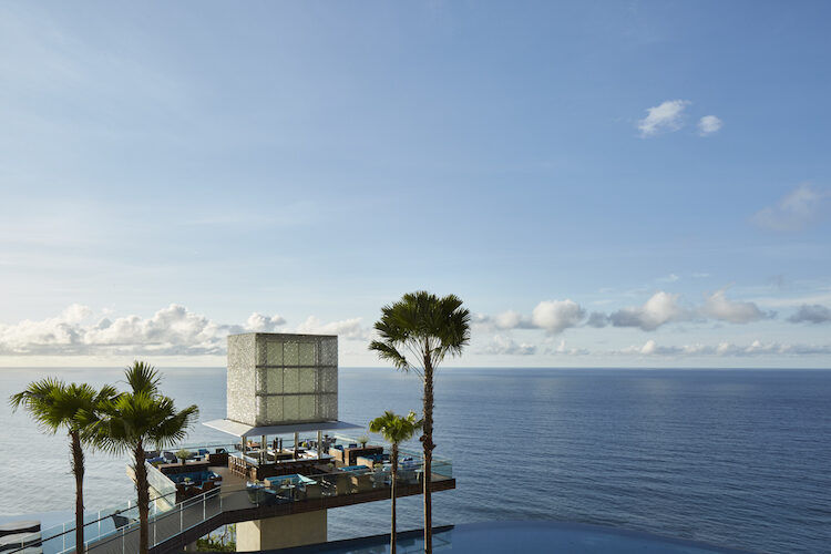 OMNIA Dayclub Bali: Cliff-Edge Party & The Cube in Uluwatu