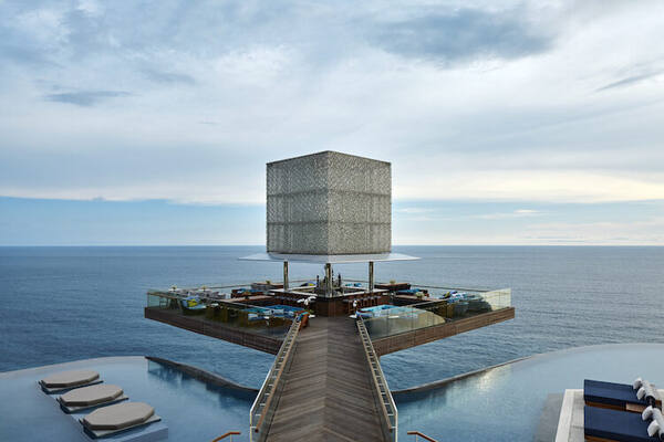 OMNIA Dayclub Bali: Pesta Tepi Tebing & The Cube di Uluwatu