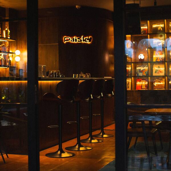 Paisley di Mata Berawa: Jam Buka, Live Music, Harga