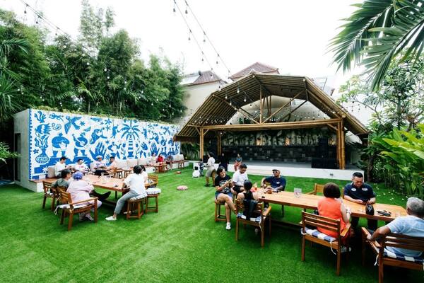 Paisley di Mata Berawa: Jam Buka, Live Music, Harga