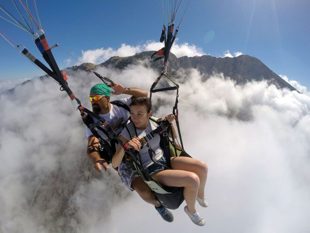 Bali Adrenalin Aktivitäten Guide 2026: Paragliding, Parasailing, ATV, Rafting & Helikopter