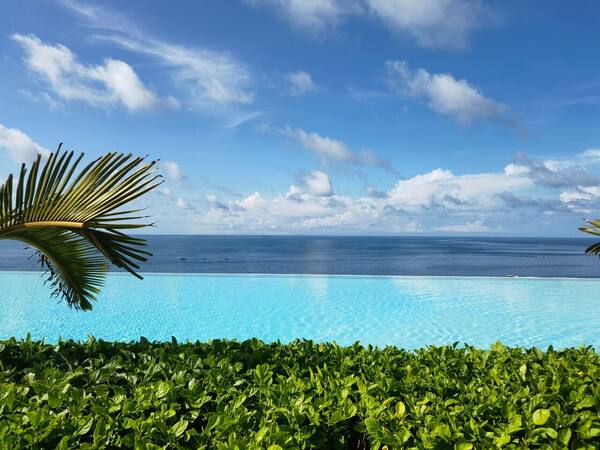 Panduan Beach Club Bali: Bandingkan Potato Head, FINNS, La Brisa, Single Fin & Cara Hemat