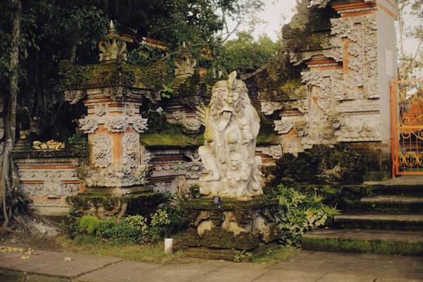 Panduan Foto Prewedding & Spot Fotografi di Bali 2026: Lokasi Nyata, Izin, Kisaran Biaya Fotografer & Jam Terbaik