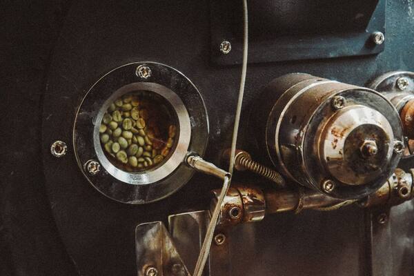 Panduan Kafe Specialty Coffee di Bali 2026: Roaster & Kafe Terbaik dari Canggu sampai Ubud + Cara Hemat