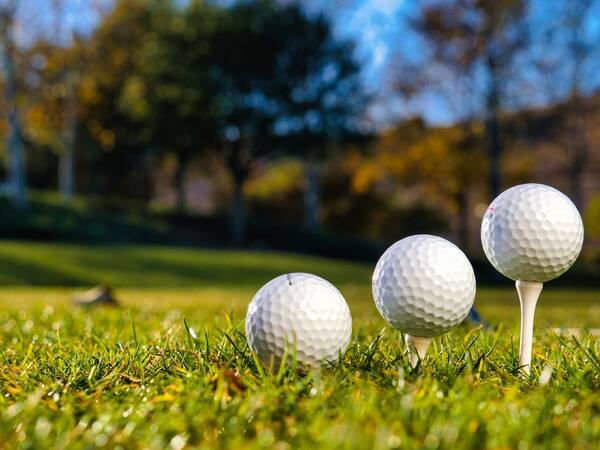 Panduan Main Golf di Bali 2026: Lapangan Terbaik, Kisaran Green Fee & Tips Menginap Hemat