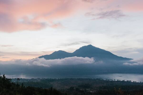 Panduan Wisata Bangli 2026: Penglipuran, Kintamani & Air Terjun Tersembunyi