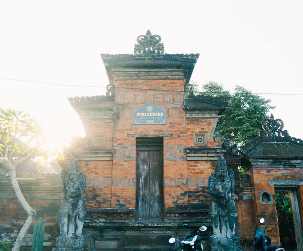 Panduan Wisata Klungkung 2026: Kerta Gosa, Goa Lawah, Tukad Unda, Nusa Penida & Cara Hemat Voucher Hotel