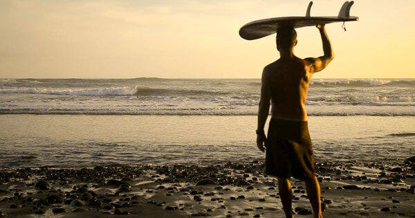 Pantai Balian Tabanan: Surga Surf Pasir Hitam yang Tenang