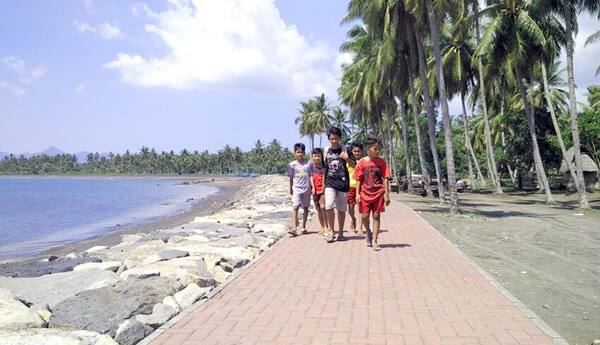 Pantai Baluk Rening, Jembrana: Pantai Pasir Hitam Tenang di Bali Barat