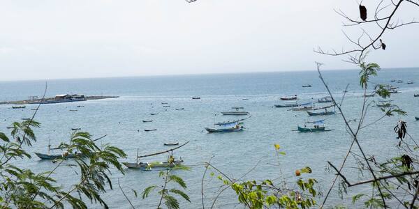 Pantai Candikusuma: Rest Stop Pasir Hitam Tersepi di Jalur Gilimanuk