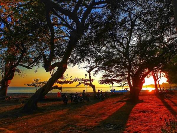 Pantai Kerobokan Sawan Buleleng: Parkir Rp2rb, Snorkel, dan Sampahnya