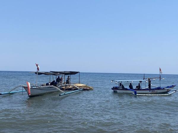 Pantai Kerobokan Sawan Buleleng: Parkir Rp2rb, Snorkel, dan Sampahnya