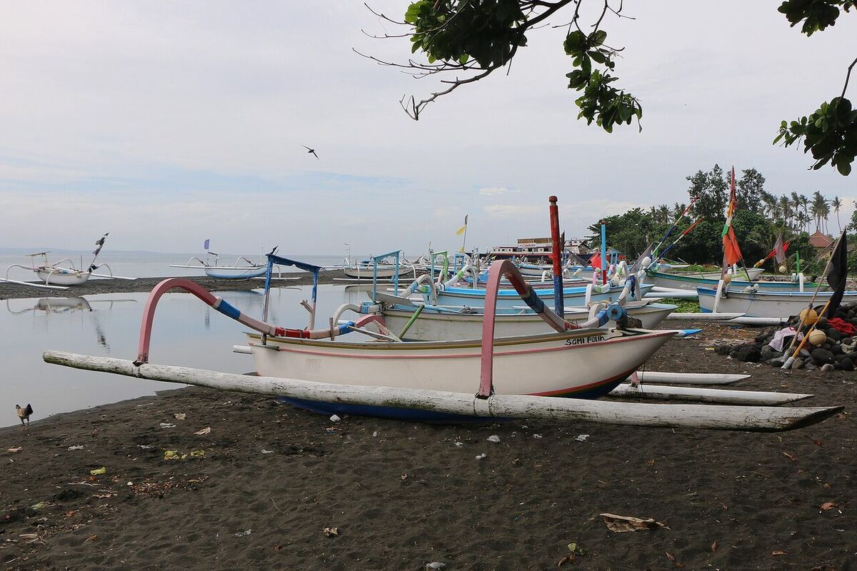 Pantai Kusamba, Klungkung: Colourful Jukung Boats and Salt Dried in Coconut Logs