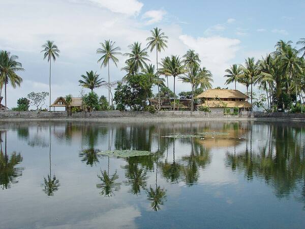 Pantai & Laguna Candidasa, Karangasem: Kota Pesisir Tenang di Bali Timur