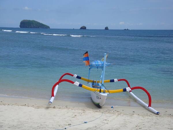 Pantai & Laguna Candidasa, Karangasem: Kota Pesisir Tenang di Bali Timur