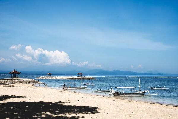 Pantai Mertasari Sanur: Kitesurfing, Laguna Tenang, dan Taman Inspirasi