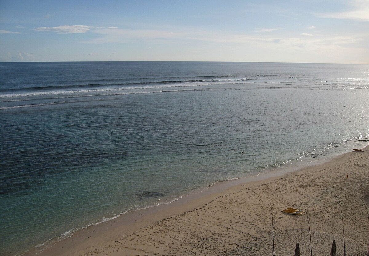 Nyang Nyang Beach: A Hidden White-Sand Paradise Below the Uluwatu Cliffs