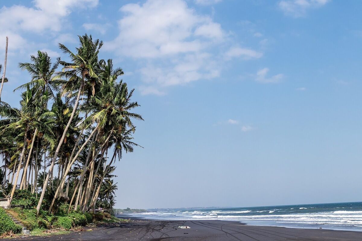 Pantai Pasut, Tabanan: Bali’s Quiet Black-Sand Beach Behind the Rice Fields