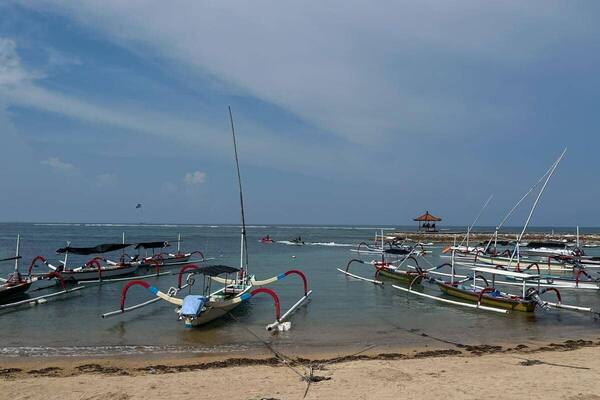 Pantai Samuh Nusa Dua: Laut Setenang Kolam, Sunrise, dan Masuk Gratis