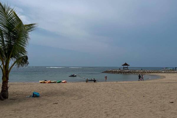 Pantai Samuh Nusa Dua: Laut Setenang Kolam, Sunrise, dan Masuk Gratis