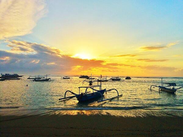 Pantai Sanur: Calm Sunrises and a Seaside Promenade in East Bali