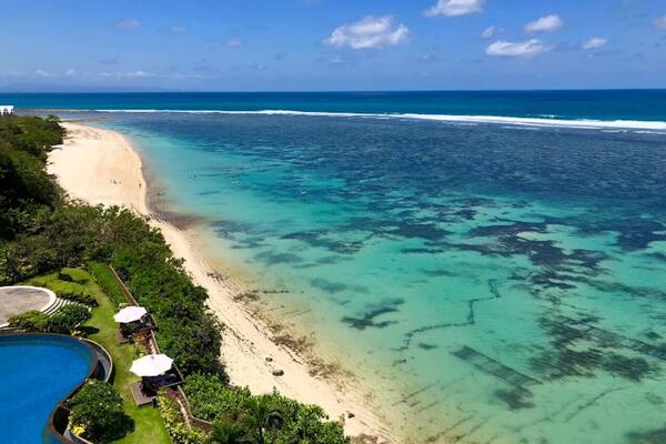 Sawangan Beach, Nusa Dua: Quiet White Sand Below the Cliffs